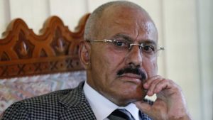 مصادر: صالح يقدم أوراقه للإمارات بتحريك ورقة المؤسسات ضد سلطة الحوثيين