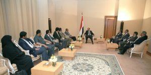 لقاء الأحمر والحزب الاشتراكي: السقاف يشعر بالسعادة وموقع الحزب يمتنع عن التغطية