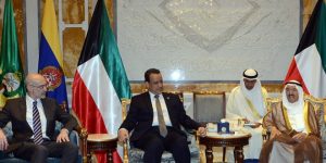 انفراد| أمير الكويت يقدم عرضا كويتيا-عُمانيا لطرفي المفاوضات لتحقيق السلام باليمن