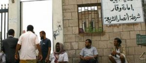 القاعدة تخرج من أبين باتفاق معلن ويتوعد المشاركين في “حملة عسكرية لم تحدث”