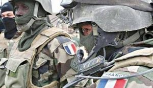 مصادر: قوات فرنسية تصل شبوة لتولي تأمين شركة الغاز