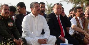 اليمن..بحاح يكشف أن هادي وحكومته بصدد توجيه ضربة قاصمة للريال اليمني ويدعو لتنصيب رئيس جديد وتشكيل حكومة