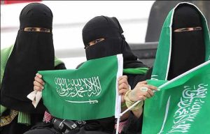 السعوديات ينافسن السعوديين في الزواج من أجانب!