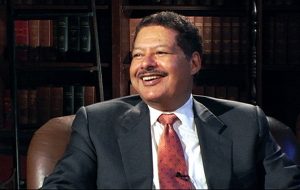 رحيل “الكيمائي”: وفاة العالم المصري أحمد زويل
