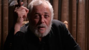 مصر تودع “الساحر”: وفاة الفنان السينمائي محمود عبدالعزيز