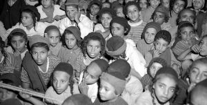 وثائق تكشف قيام إسرائيل ببيع الآلاف من أطفال يهود اليمن قبل نصف قرن