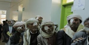 العون الكويتية تختتم مخيمها الطبي بعد إجراء 275 عملية عيون مجانا في بني مطر