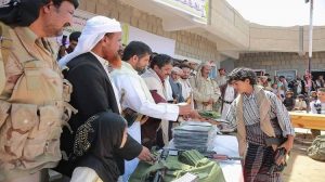 القوات الإماراتية تطرد مجاميع مسلحة جديدة من أبناء الحديدة بتهمة الانتماء لحزب الإصلاح