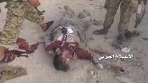 بالصور: جثث قتلى الجيش السعودي وآلياته المدمرة بعد سقوط موقع عسكري في عسير