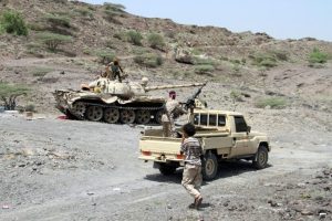 اندلاع اشتباكات عنيفة بين السلفيين والإصلاح في مقبنة والوازعية والإمارات تجتث الاخوان من تعز