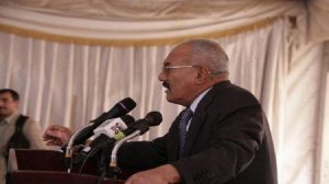الرئيس اليمني الأسبق: وحدة الصف مصدر قوتنا والسعودية ترسل الأسلحة ليتقاتل اليمنيون