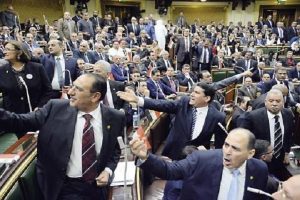جلسة مرتقبة للبرلمان المصري لإنهاء صفقة “تيران وصنافير” لصالح السعودية وسط توتّر أمني