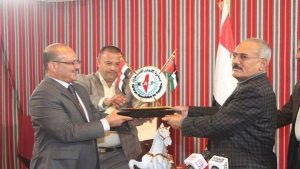 الرئيس السابق يتعرض لانتقاد من نجل شقيقه بسبب موقف المؤتمر من أزمة الخليج