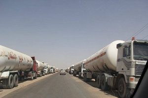 وثائق سرّية: شركة صافر تكشف تورط ضباط الشرعية في مأرب بنهب مئات الملايين يومياً وتهريب النفط والغاز لحسابهم