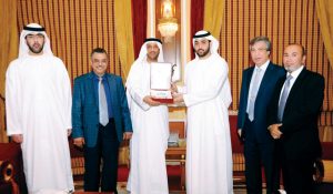 الإمارات تعزل مالك الجامعة الإماراتية باليمن من جميع مناصبه الحكومية وتتجه لتجريده من أمواله