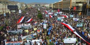 صنعاء تؤكد تفوقها مجدداً بسلاح الجماهير وترفض حصار اليمن بمسيرة تحدٍ حاشدة (صور)
