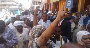 السودان: الشرطة تفض المظاهرات بالقوة وتعتقل نشطاء واعلاميين