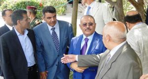 بالفيديو: كلنا السفير احمد علي تعرّض إعلامي مقرب من علي عبدالله صالح لتحقيق مهين في مطار عدن