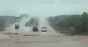 إعصار ماكانو يضرب سواحل سقطرى ويغرق ثلاث سفن ويقطع التيار الكهربائي (تفاصيل+صور)