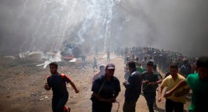 الاحتلال الإسرائيلي يواجه المتظاهرين في فلسطين ويرتكب مذبحة بالتزامن مع افتتاح سفارة واشنطن في القدس المحتلة