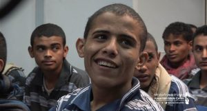 صنعاء تسلم اليونيسف و الصليب الأحمر  31 أسيراً من “أطفال الشرعية” جندهم التحالف لإعادتهم إلى عائلاتهم (صور)