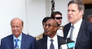 بعد عامين من وقوفه وراء قرار نقله إلى عدن.. السفير الأمريكي يبشر اليمنيين بإجراءات مع البنك المركزي في المفاوضات