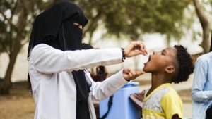 الأمم المتحدة تدشن حملة تحصين ضد الكوليرا في محافظتي إب والحديدة وتحذر من استمرار قصف المنشآت