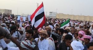 سقوط طائرة أباتشي ومواجهات على الأرض: هل بدأت المواجهة السعودية العُمانية في المهرة؟