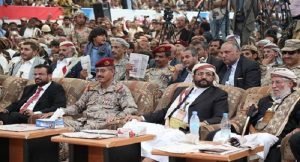 شيخ قبلي ومسؤول كبير بحكومة هادي يعلن انشقاقه والانخراط بمواجهة التحالف
