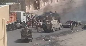 بالصور: قوات الأحمر تفتح النار على المتظاهرين في سيئون وتعتقل ناشطين
