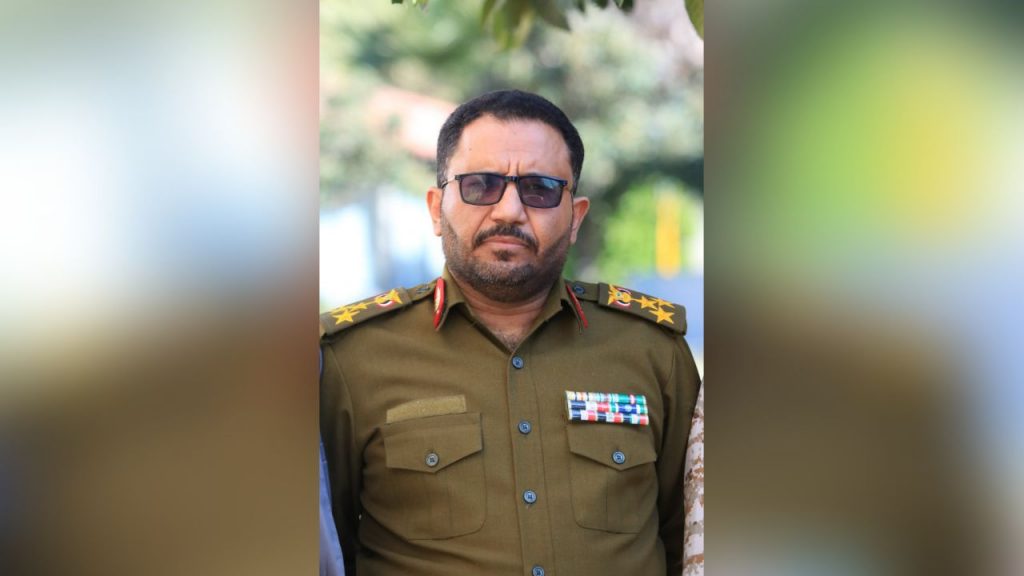 العميد بن عامر يوضح آلية الإجراءات اليمنية ضد السفن المخالفة وحيثيات القرار من حيث التوقيت والأسباب