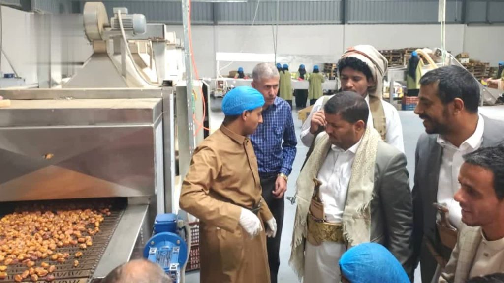 مدير هيئة المواصفات يطلع على سير العمل في الشركة اليمنية لتصنيع وتعبئة التمو
