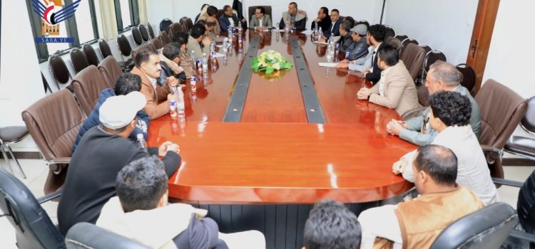 اجتماع بصنعاء يقر عدد من المعالجات لأوضاع قطاع الملبوسات