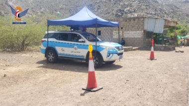 السيد القائد يشيد بالدور الخدمي والإنساني لوحدة مرور الطرق