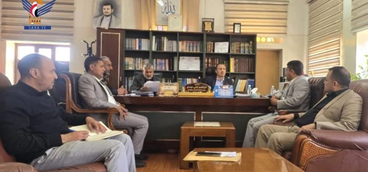 القائم بأعمال مصلحة الضرائب والجمارك ووكيل وزارة المالية يلتقيا فريق التوعية والتثقيف بالهيئة الوطنية العليا لمكافحة الفساد