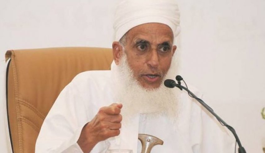 مفتي عُمان يدين العدوان على إيران ويدعو المسلمين إلى التوحد ونصرة اخوانهم