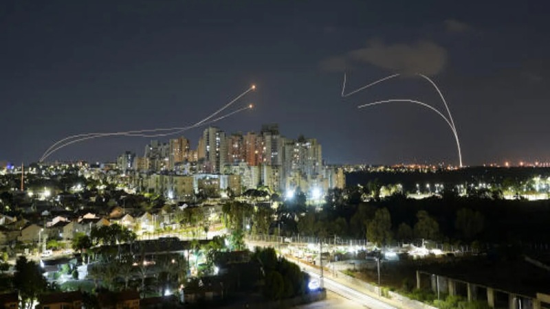 بدء موجة جديدة من العمليات الصاروخية الإيرانية على العدو الصهيوني والقواعد الأمريكية في المنطقة