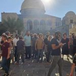 150 مغتصباً صهيونيا يدنسون باحات الأقصى الشريف