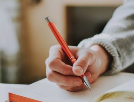 يبدوا ان جزيرة اوبستين لها تاثير علي قرار الحرب: