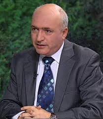 ناصر قنديل: عمليات المقاومة اللبنانية فرضت تصدعات في المعسكر الأمريكي الصهيوني و “وحدة الساحات” أربكت حساباته