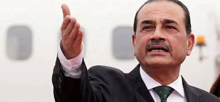 زيارة غامضة إلى طهران… ماذا يحمل وزير داخلية باكستان في توقيت الحرب؟