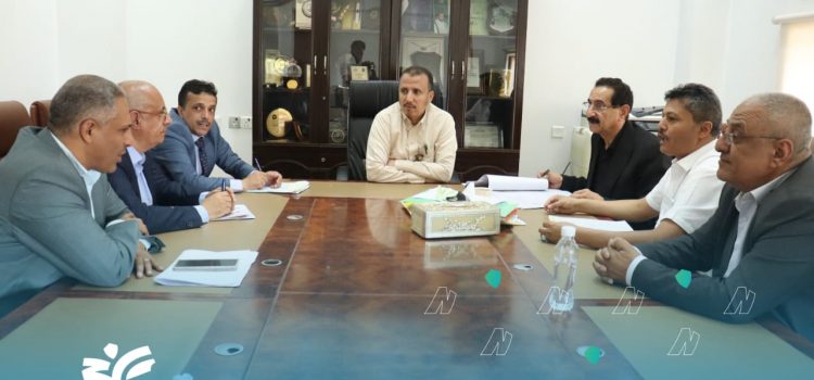 قيادة مصلحة الضرائب والجمارك تعقد اجتماعا للاطلاع على مستجدات تنفيذ عملية الدمج