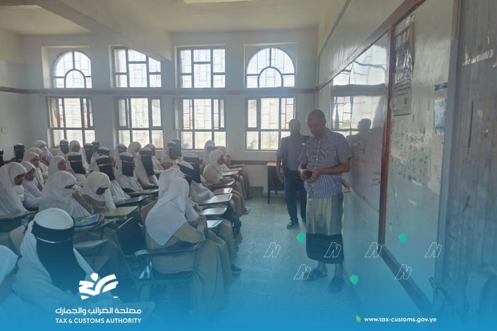 جمرك الراهدة ينفذ مبادرة مجتمعية لدعم 1400 طالبة بمدرسة سكينة للبنات