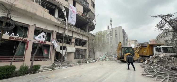 عشرات الشهداء في عدوان أمريكي استهدف بنى تحتية جنوب إيران والجيش الإيراني يتوعد بردّ حاسم