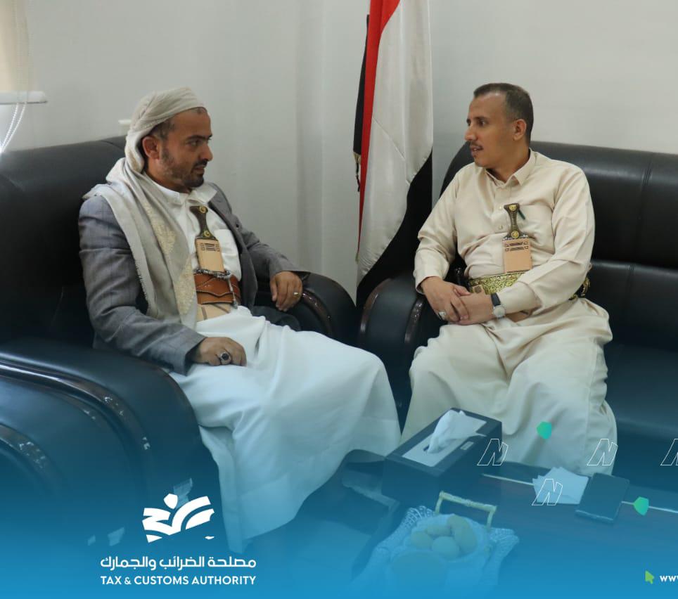 القائم بأعمال رئيس مصلحة الضرائب والجمارك يبحث مع وكيل أول أمانة العاصمة تعزيز التعاون المشترك وتطوير الأداء المؤسسي
