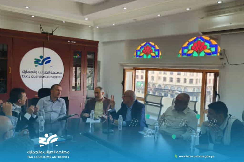 القائم بأعمال رئيس مصلحة الضرائب والجمارك يترأس إجتماع مشترك لقيادة المصلحة واللجنة التنفيذية للدمج