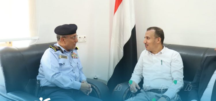 القائم بأعمال رئيس مصلحة الضرائب والجمارك يبحث مع مدير عام المرور سير إجراءات ترسيم السيارات المستوردة قبل انتهاء المهلة