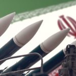 إيران تتوعد بردّ حاسم على أي عدوان وتعلن استهداف قواعد أمريكية في الكويت والأردن