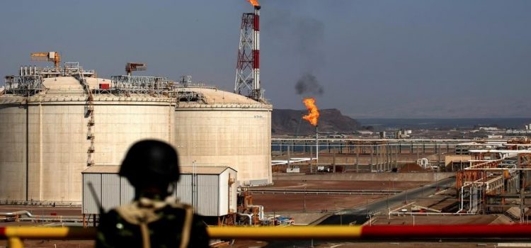 الجعدبي يكشف حرباً سعودية استهدفت الثروة النفطية اليمنية: احتياطيات هائلة جرى إخفاؤها وردم آبارها وإحراق ملفاتها