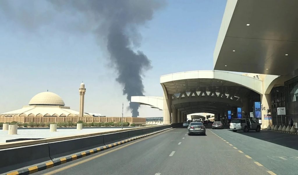 ضمّ مواقع «حسّاسة» إلى بنك الأهداف: صنعاء تضرب في الرياض